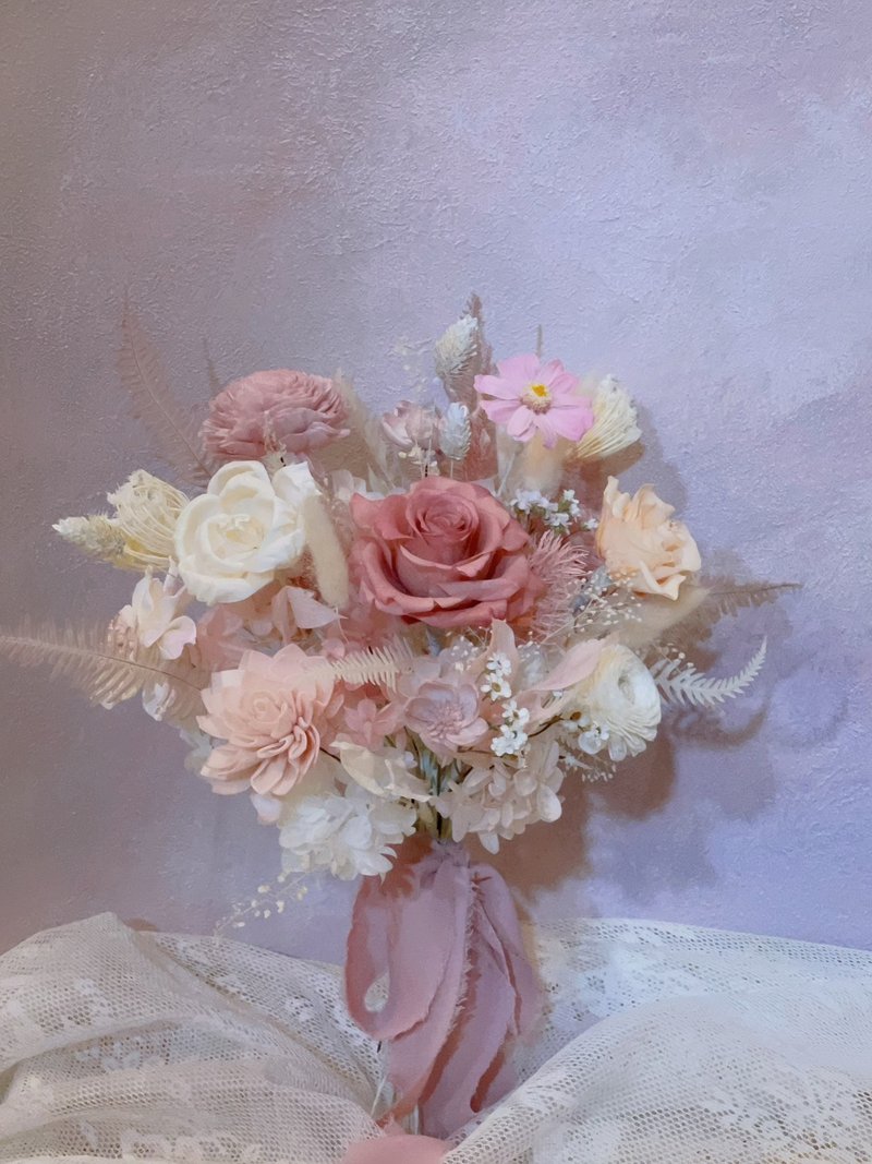 Dry immortal bouquet/bridal bouquet/photo bouquet - ช่อดอกไม้แห้ง - วัสดุอื่นๆ สึชมพู