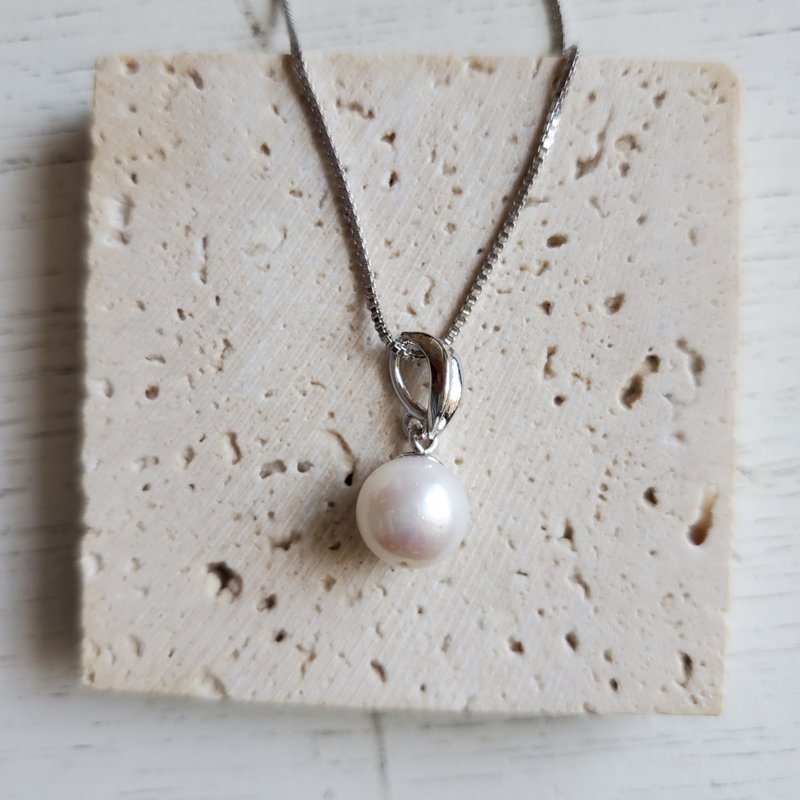 。可愛小不點。淡水圓珍珠。925純銀項鏈。天然鏡面奶白8.1mm。 - 項鍊 - 珍珠 白色