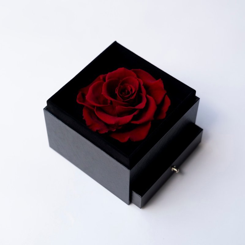 Only Eternal Rose Gift - Red - ช่อดอกไม้แห้ง - พืช/ดอกไม้ สีแดง