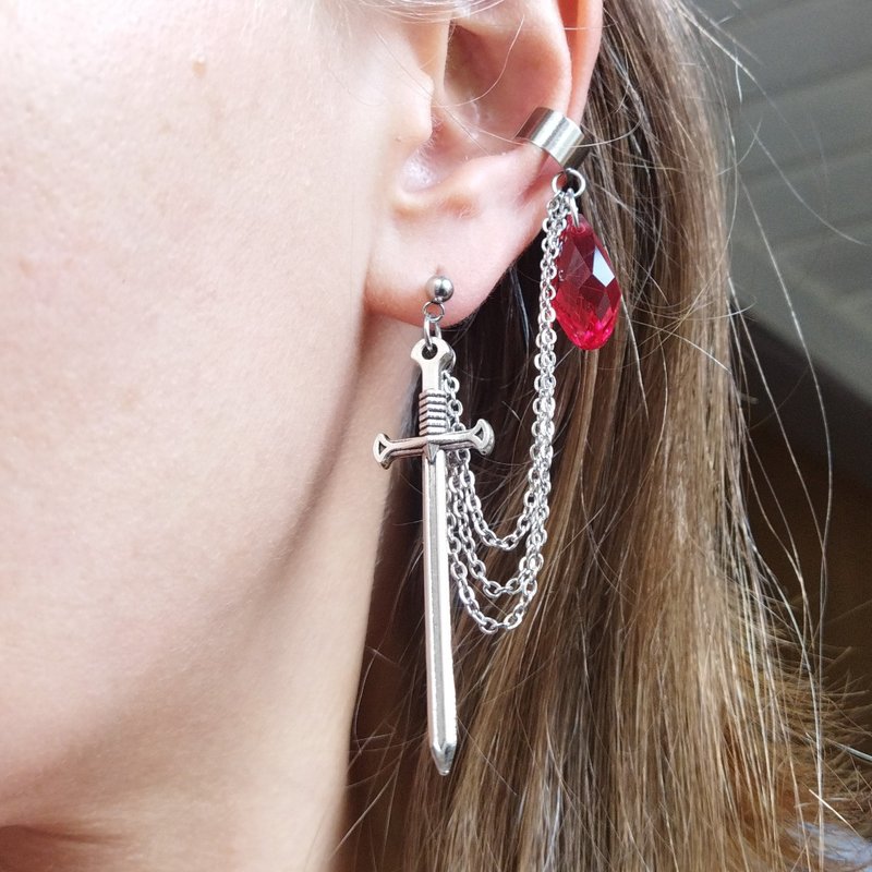 Sword earring with chain and red crystal Goth earring cuff Bloody dagger earring - ต่างหู - โลหะ สีเงิน