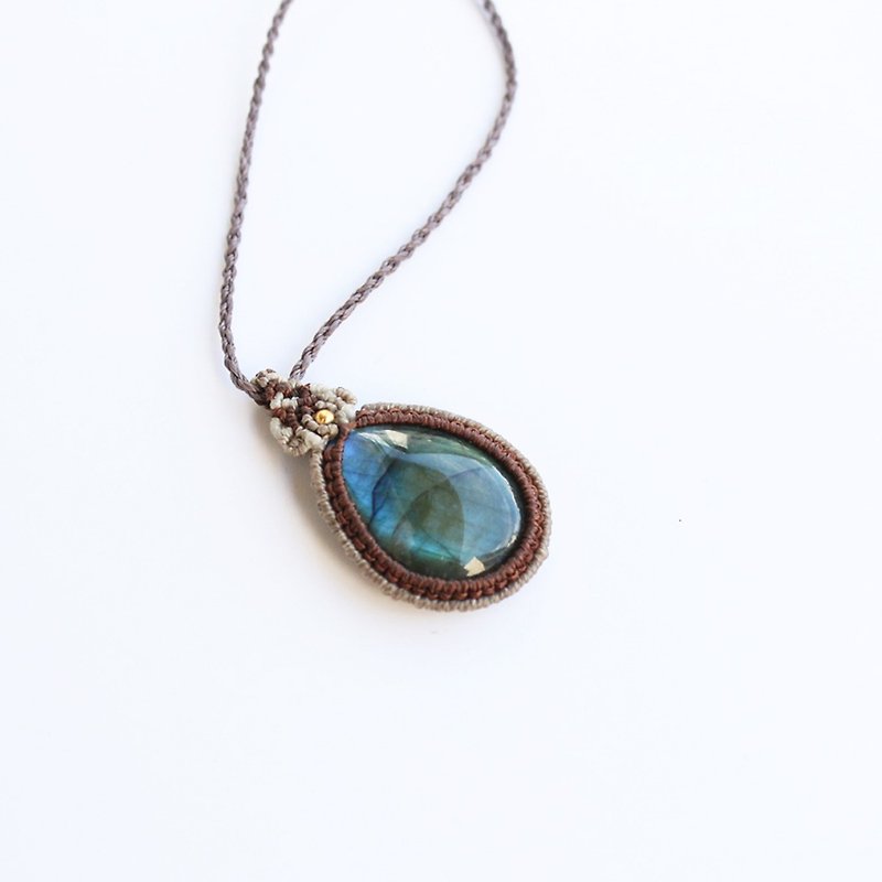 Labradorite Heather Wax Wire Braided Necklace - สร้อยคอ - คริสตัล สีน้ำเงิน