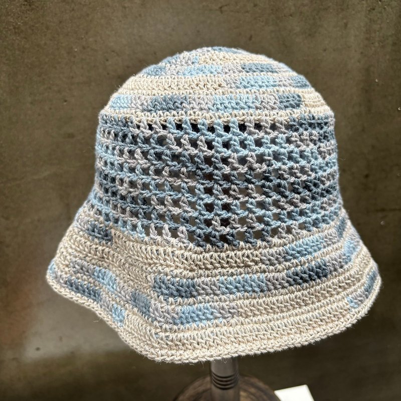 手作編織帽 洞洞漁夫帽  棉麻 灰藍白混色 - 帽子 - 棉．麻 藍色