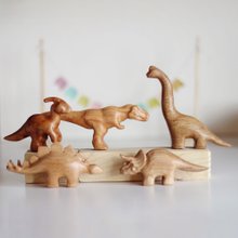 木製の手彫り恐竜ステゴサウルス、恐竜の置物 - ショップ