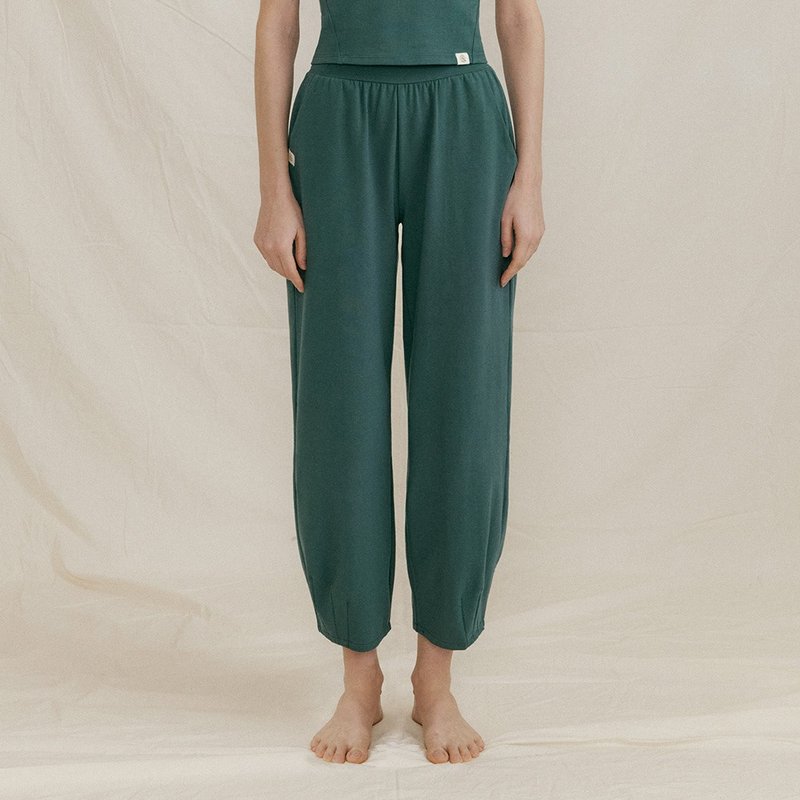 Front2line Bandha yoga loose fit pants green - ชุดโยคะ - ผ้าฝ้าย/ผ้าลินิน สีเขียว