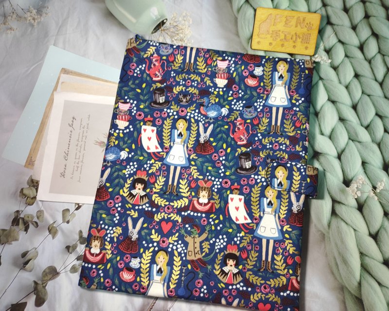 燙金系列-美國設計師布深藍燙金愛麗絲磁釦款書衣-布書衣-布書套- - 書衣/書套 - 棉．麻 