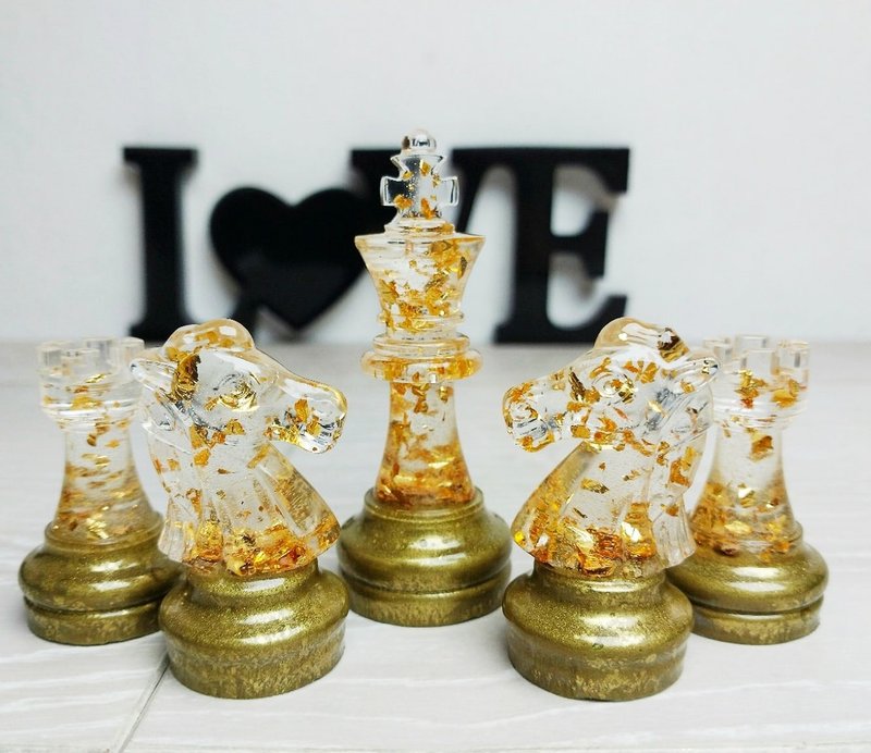 Custom resin chess sets with board | Size of King 2.75 inch (7 cm) | Epoxy resin - บอร์ดเกม - เรซิน สีนำ้ตาล