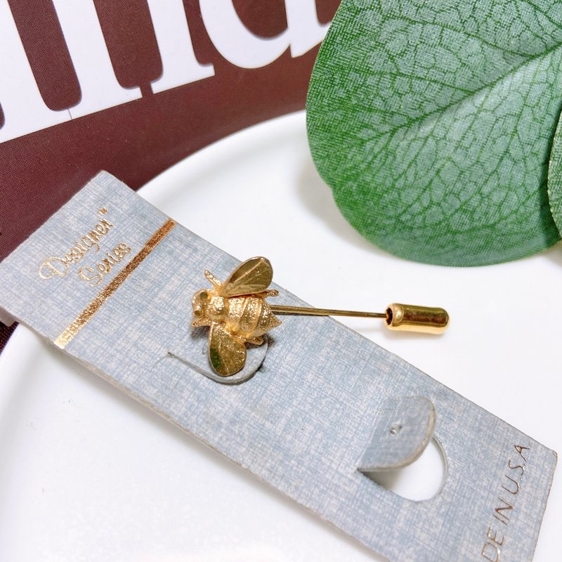 【西洋古董飾品】精美蜜蜂設計師系列別針 紋理細緻 帽胸章 胸針 - 徽章/別針 - 貴金屬 金色