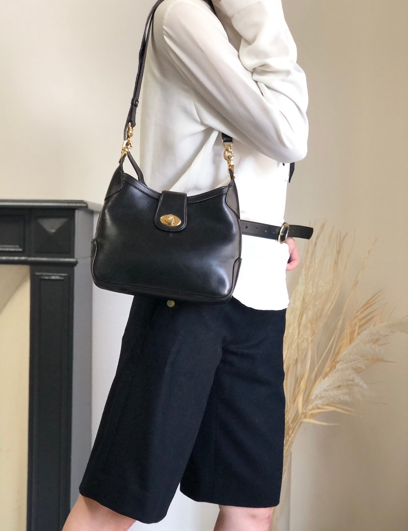 【日本直送 名牌中古包】CELINE  સુંદરીઓ લઘુ બેગ કાળા રંગની ટર્ન-લોક બ્લાઝોન લેધર મિની બેગ વિન્ટેજ rpzpkc - 側背包/斜孭袋 - 真皮 黑色