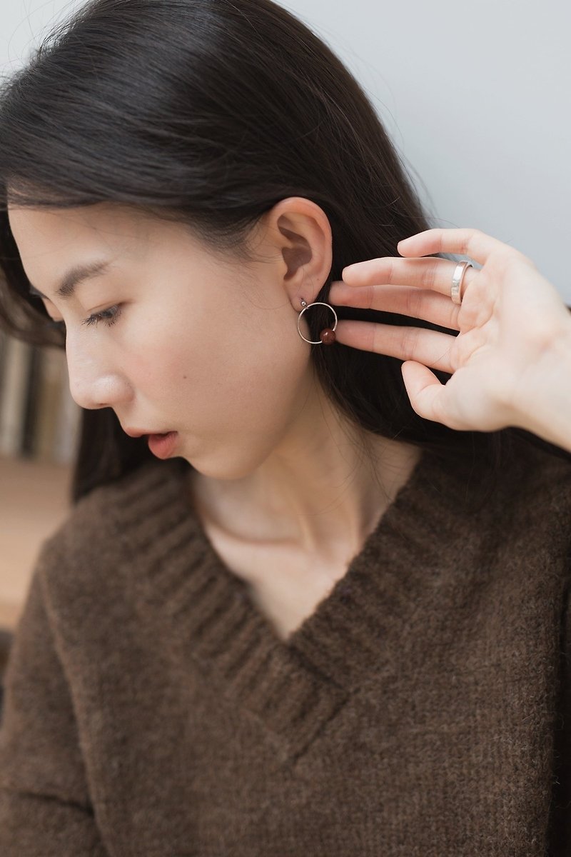 ZHU. Handmade Earrings | Circle it (Natural Stone / American Picture Stone / Moonstone / Ear Clip) - ต่างหู - หิน 