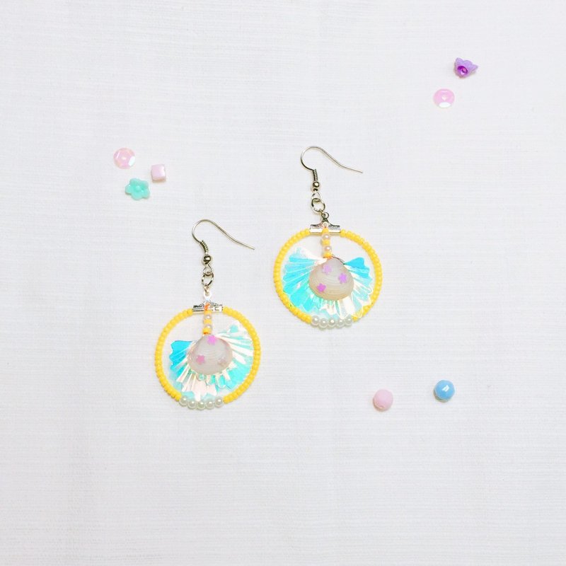 little yellow shell earings - 耳環/耳夾/耳骨夾 - 其他材質 黃色