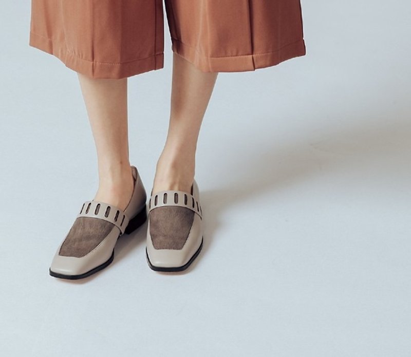 Belt-shaped hollow personality square head leather shoes gray horse hair - รองเท้าอ็อกฟอร์ดผู้หญิง - หนังแท้ สีเทา