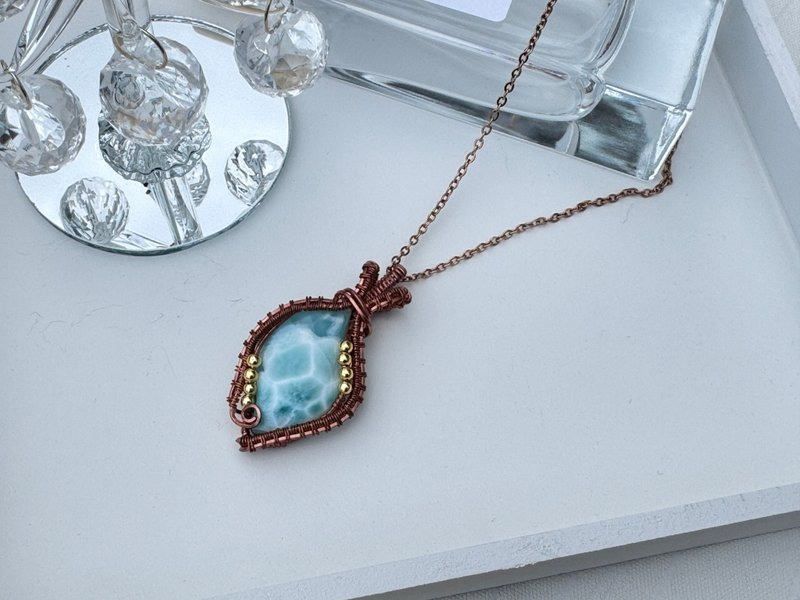 240605 wire wrapping sea Stone Bronze winding pendant - สร้อยคอ - ทองแดงทองเหลือง สีน้ำเงิน