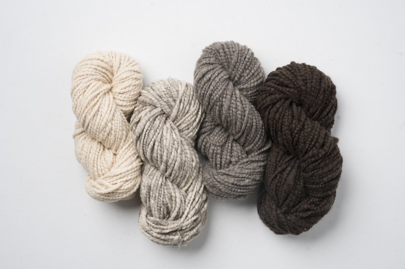 Fluffy Yak Hand Spun - Super Bulky - เย็บปัก/ถักทอ/ใยขนแกะ - วัสดุอื่นๆ ขาว