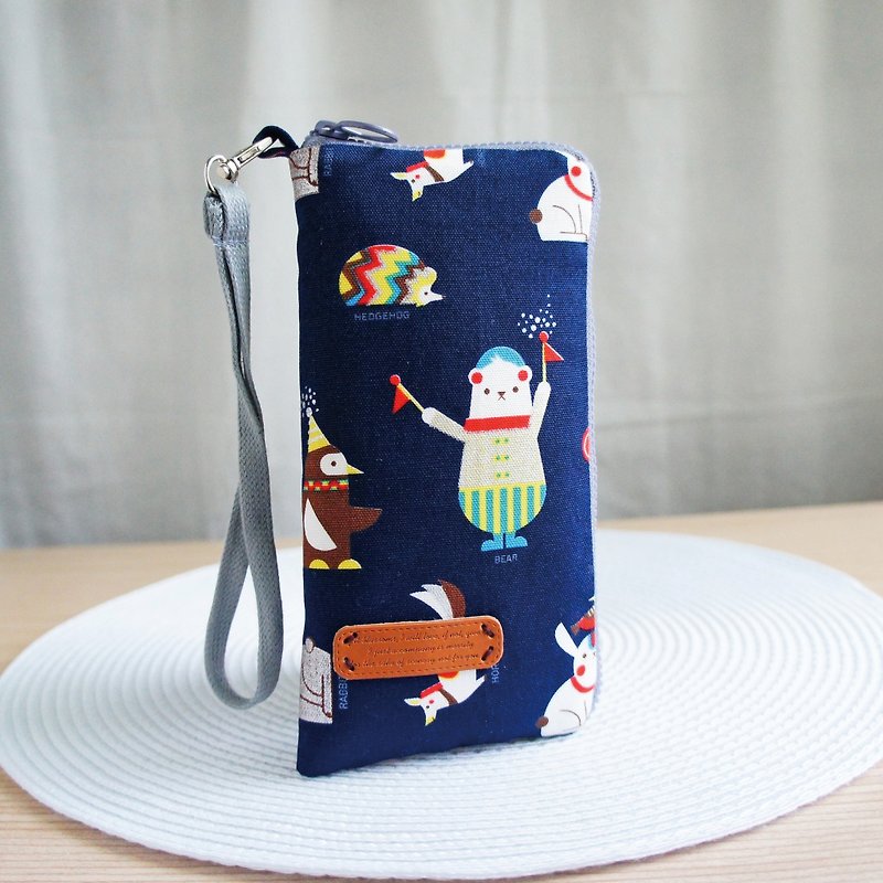 Lovely [Japanese cloth] dark blue hot silver geometric animal mobile phone bag, glasses bag, 5 吋 half available - Phone Cases - Cotton & Hemp Blue