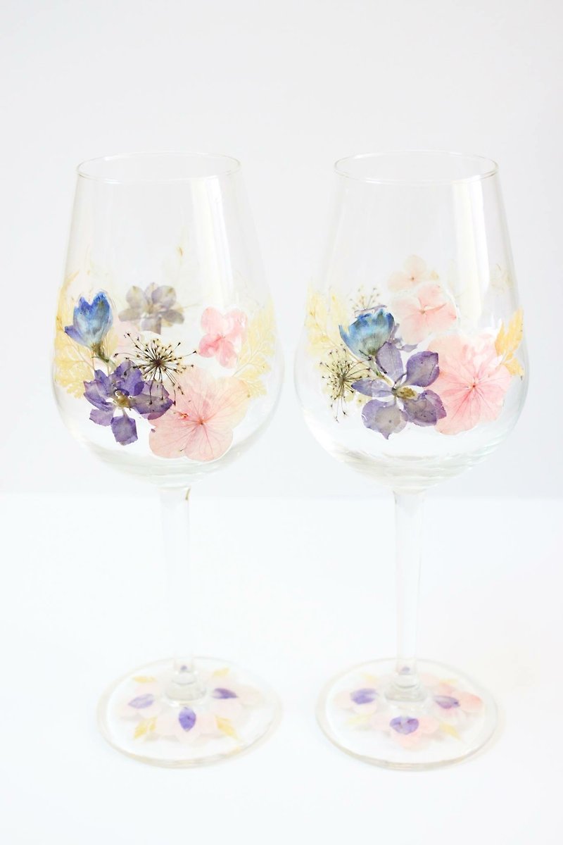 Custom Order-Pressed Flower Red Wine Glass Pair Set Wedding Order - ถ้วย - พืช/ดอกไม้ สึชมพู