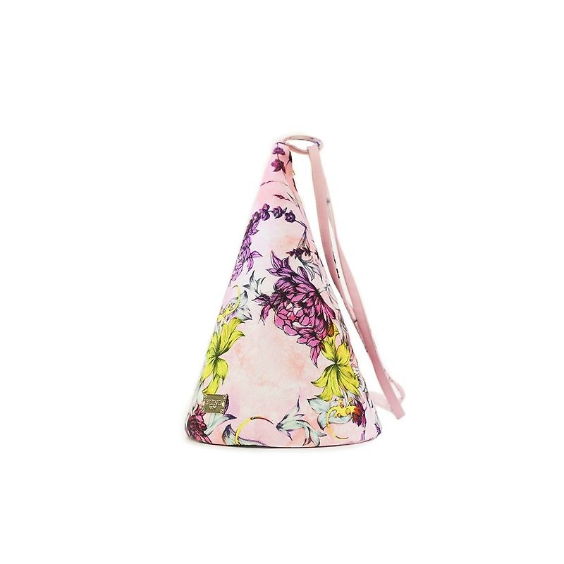 Hong Kong designer brand BLIND by JW cone backpack (Wonderland) - กระเป๋าเป้สะพายหลัง - วัสดุอื่นๆ สึชมพู