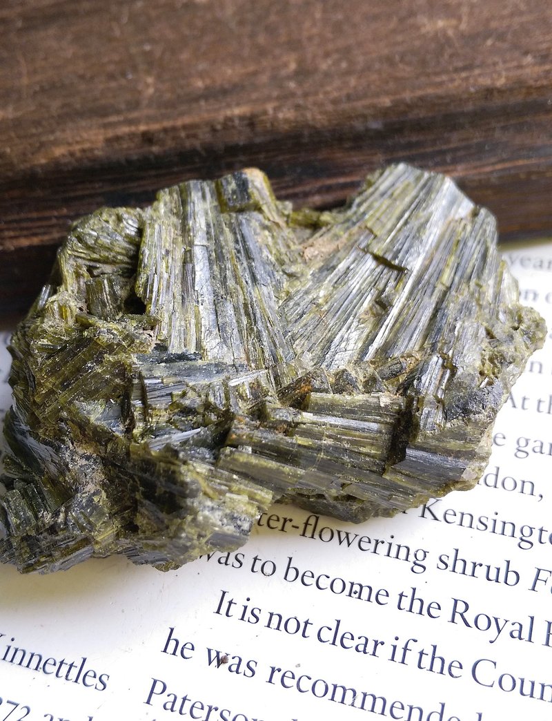 Tourmaline  巴西產地 電氣石 綠碧璽 天然礦石 原礦 - 擺飾/家飾品 - 其他材質 