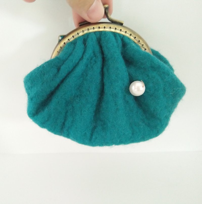 Miniyue wool felt shell shell mouth gold purse (multi - color) Taiwan manufacturing all hand - Wallets - Wool Multicolor