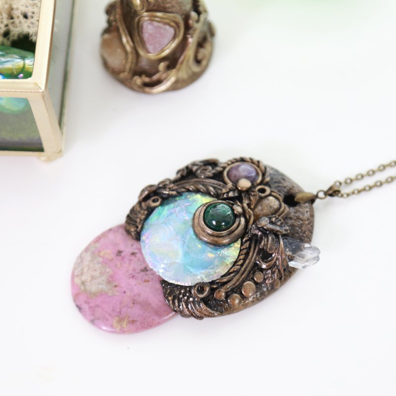 Aura Opal witch Rhodochrosite Pendant - สร้อยคอ - คริสตัล สึชมพู