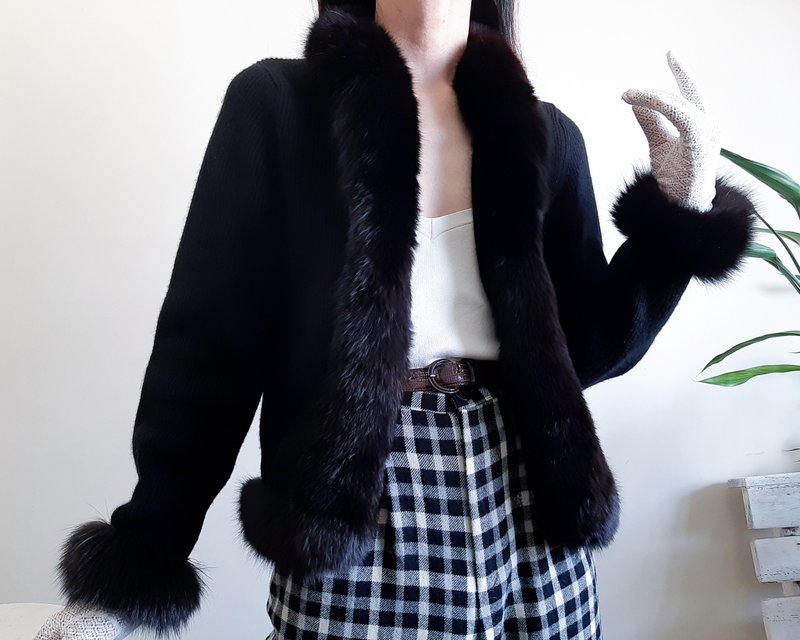 ALPHA CUBIC Vintage Black Pure Cashmere Fox Fur Trim Cardigan Size 36 Size Xs-S - สเวตเตอร์ผู้หญิง - ขนแกะ สีดำ