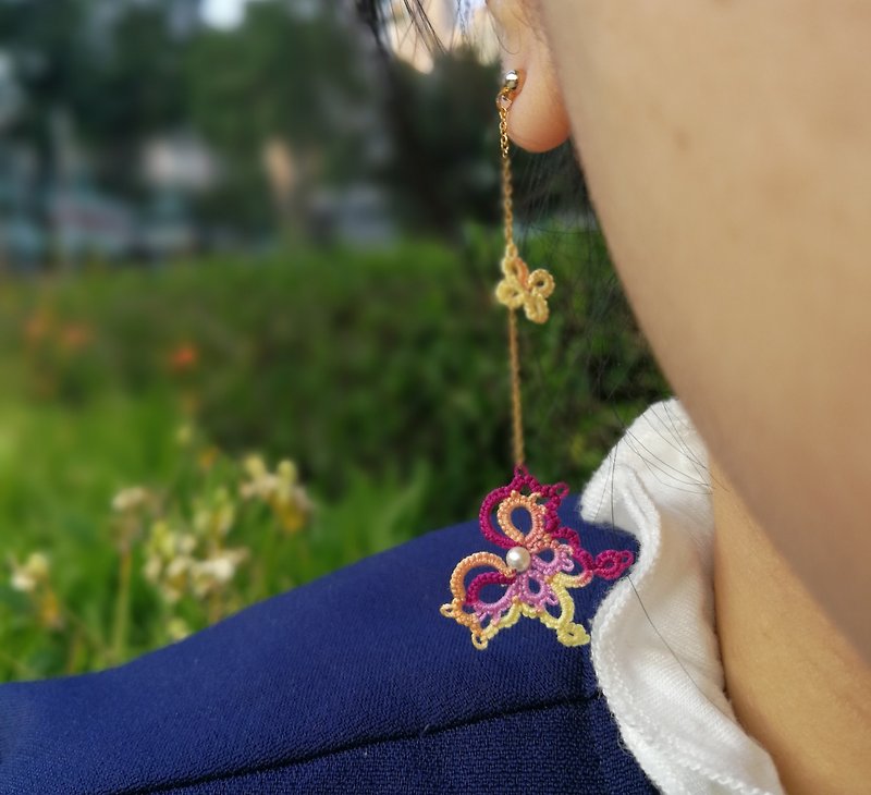 tatted lace butterfly earrings (color) / gift / Clip-ons  - ต่างหู - ผ้าฝ้าย/ผ้าลินิน หลากหลายสี