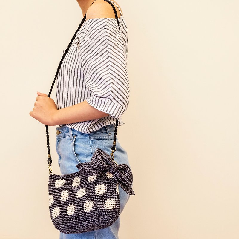 Hand-woven bag --- Rafi grass big point butterfly backpack - กระเป๋าแมสเซนเจอร์ - กระดาษ สีน้ำเงิน