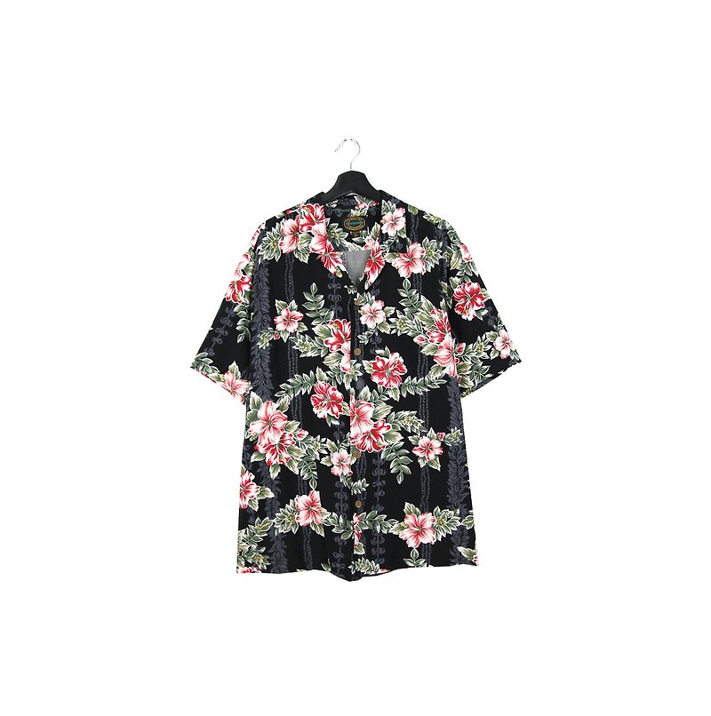 Back to Green:: Black hibiscus / / men and women can wear // vintage Hawaii Shirts - Men's Shirts - Cotton & Hemp 