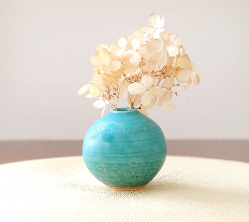 トルコ青マット釉の丸い一輪挿し - 花瓶/花器 - 陶 藍色