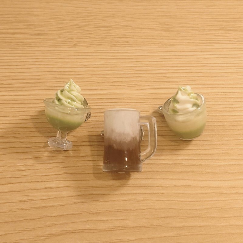 拿鐵飲品系-手作客製美食鑰匙圈磁鐵別針 - 鑰匙圈/鑰匙包 - 其他材質 多色