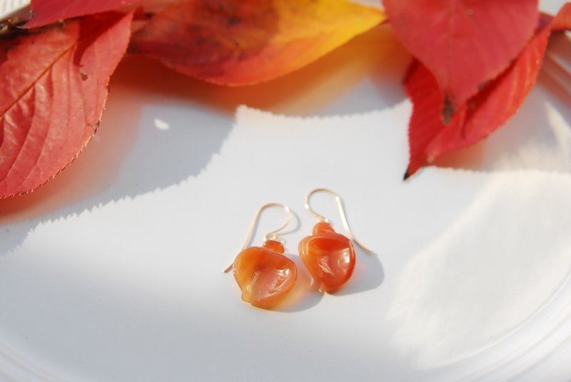 Carnelian leaf earrings no.2 14kgf - Earrings & Clip-ons - Semi-Precious Stones Orange