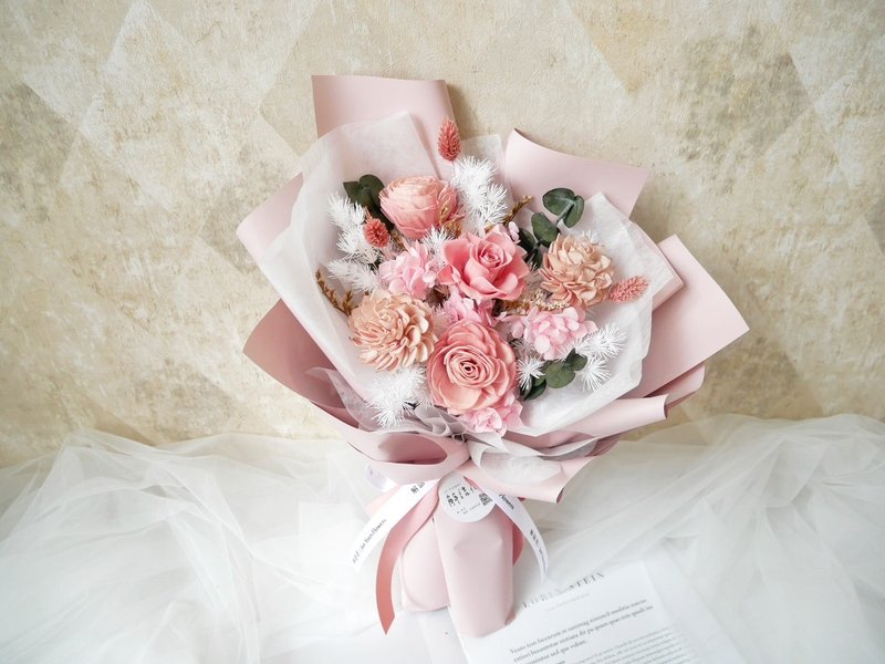 中型不凋玫瑰花束【羅曼輕舞】結婚/生日/告白/永生花/畢業花 - 乾燥花/永生花 - 植物．花 粉紅色