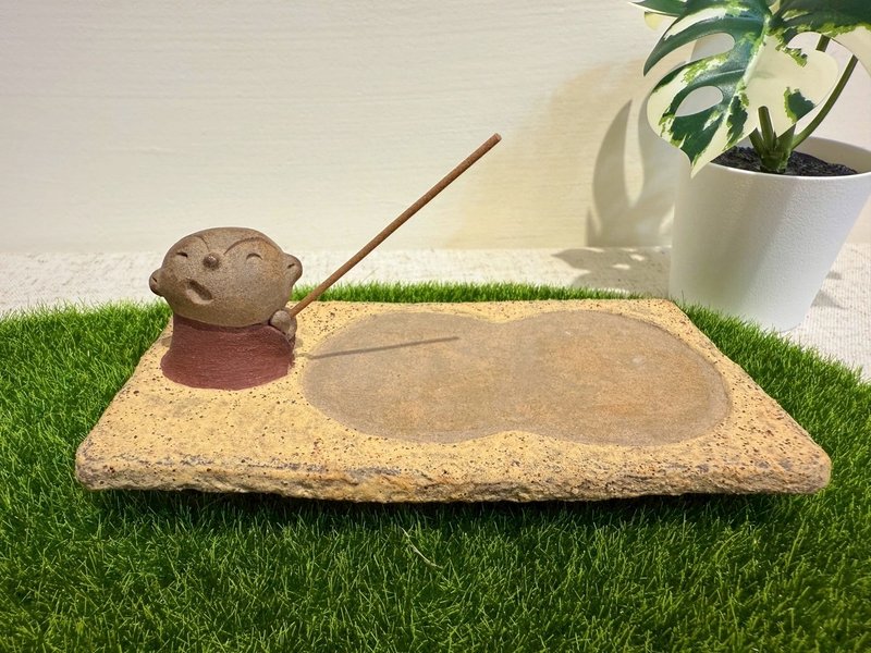 小沙彌線香台- D款 - 擺飾/家飾品 - 陶 咖啡色