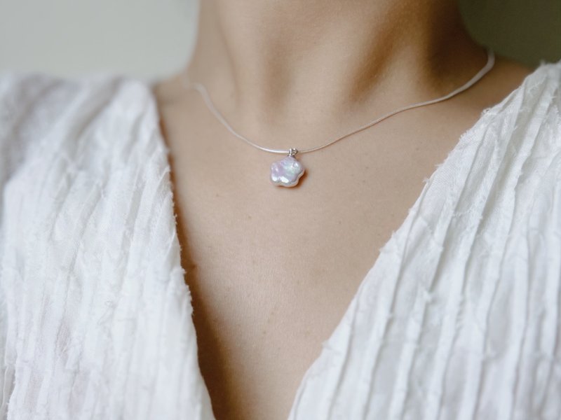 Small flower pearl chain - สร้อยคอ - ไข่มุก ขาว