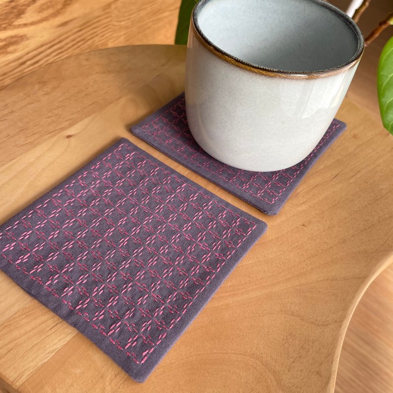 Set of 2 Sashiko Coasters, Purple Grid, Square, Handmade, Japanese, Kitchen Supplies, Gift, Birthday, Christmas, Cafe Goods, Japan, Handmade - ที่รองแก้ว - ผ้าฝ้าย/ผ้าลินิน สีม่วง