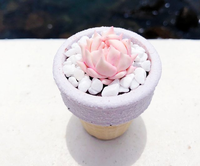 アイスクリームコーン型の植木鉢石' - ショップ wtrless-succulent