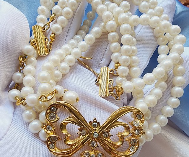 Vintage Triple Strand Faux Pearl Necklace – Absolutely Inc.