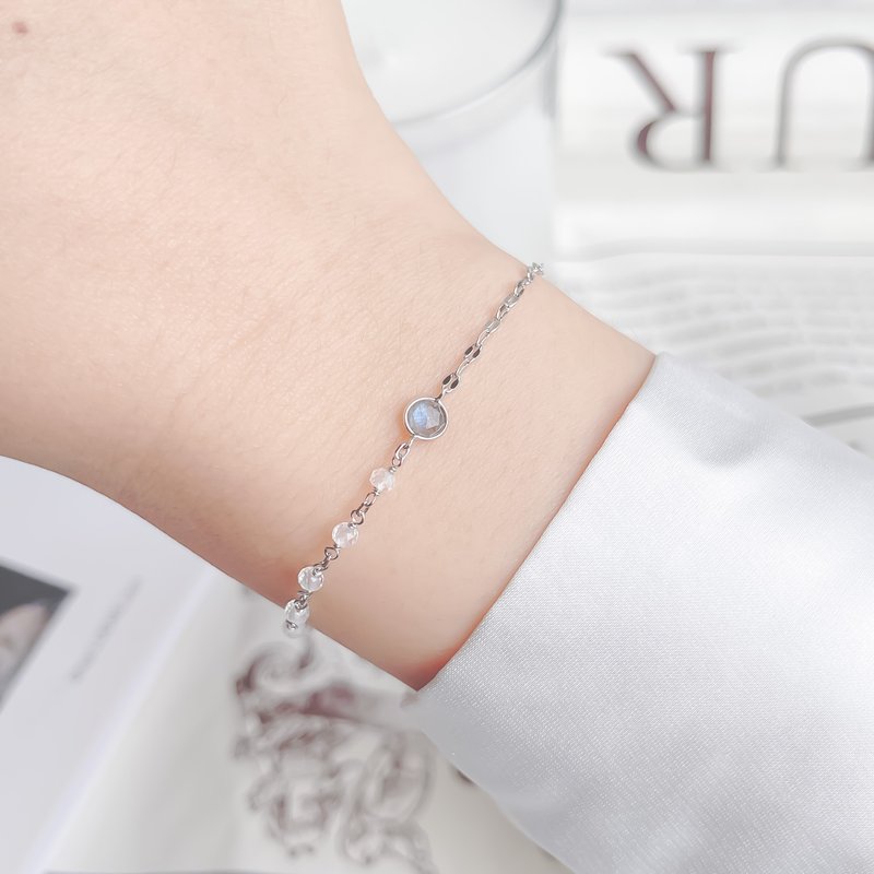 Labradorite 925 Sterling Silver Asymmetric Design Moonstone Fruit Bracelet - สร้อยข้อมือ - เครื่องเพชรพลอย สีเงิน