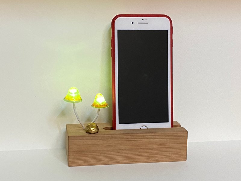 Mushroom lamp mobile phone card holder - Phone Stands & Dust Plugs - Wood Khaki