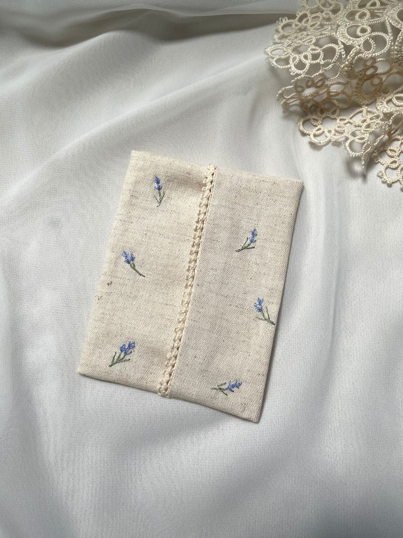 【芳小姐手作】刺繡小物 隨身面紙小包 謝師禮物 禮物 - 其他 - 棉．麻 紫色