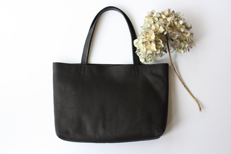[Made to order] Pigskin mini tote bag black - กระเป๋าแมสเซนเจอร์ - หนังแท้ สีดำ