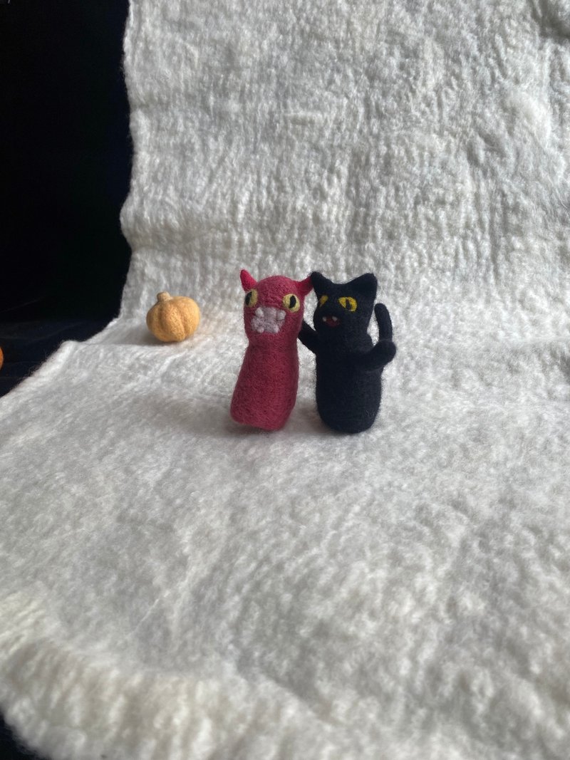 Halloween Black Cat or Devil Finger Puppet Wool Felt Class - เย็บปักถักร้อย/ใยขนแกะ/ผ้า - ขนแกะ 