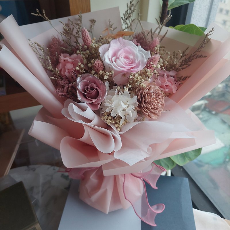 バレンタインデーに人気のバラの花束 - ドライフラワー・ブーケ - 寄せ植え・花 ピンク