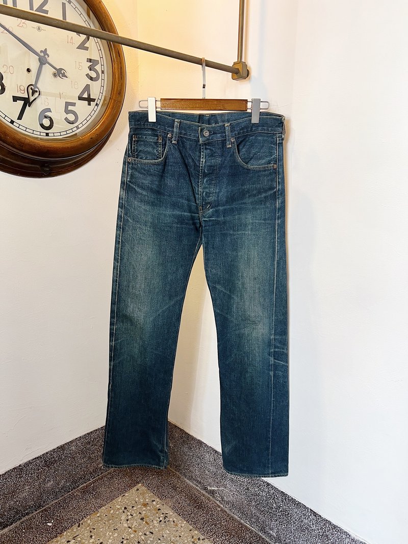 Levis / 701xx W33腰 經典刷色後腰調整釦 古著牛仔丹寧牛仔長褲 - 男長褲/休閒褲 - 棉．麻 藍色