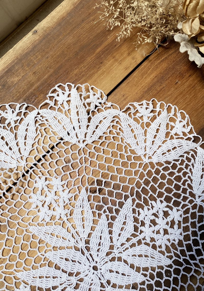 [Good Day Fetish] German vintage antique handmade crochet lace 019 atmospheric home decoration - ผ้ารองโต๊ะ/ของตกแต่ง - วัสดุอื่นๆ ขาว