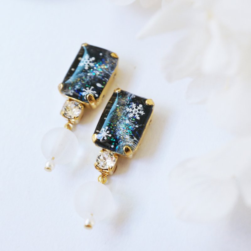 Snowflake earrings or Clip-On - Earrings & Clip-ons - Resin Black