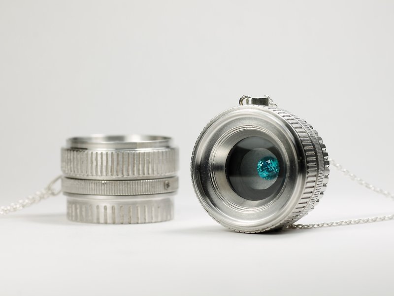 Loose Case Pendant Camera Lens - สร้อยคอ - โลหะ สีใส