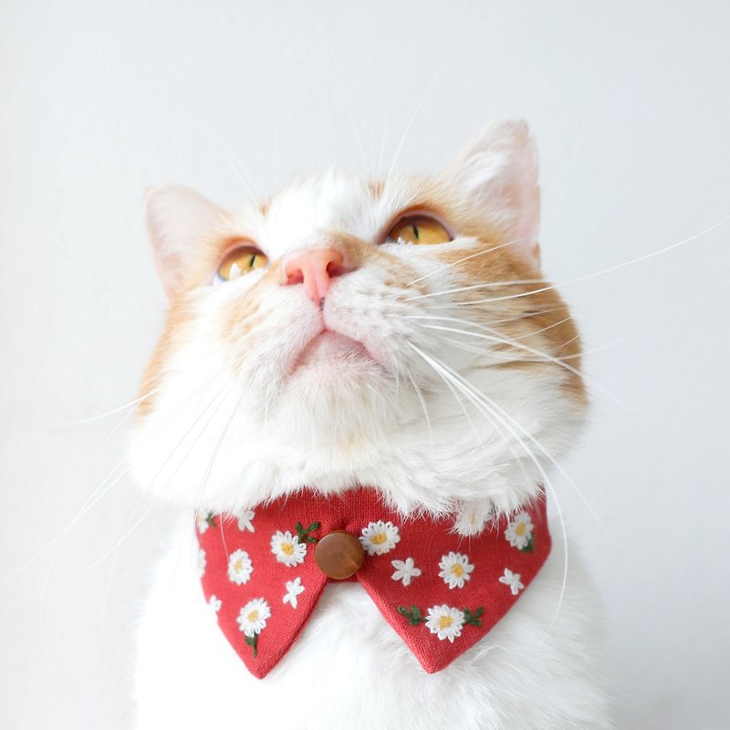 Daisies collar set,Removable- Hand Daisies Embroidery collar for cat - Ruby red - 貓狗頸圈/牽繩 - 棉．麻 紅色