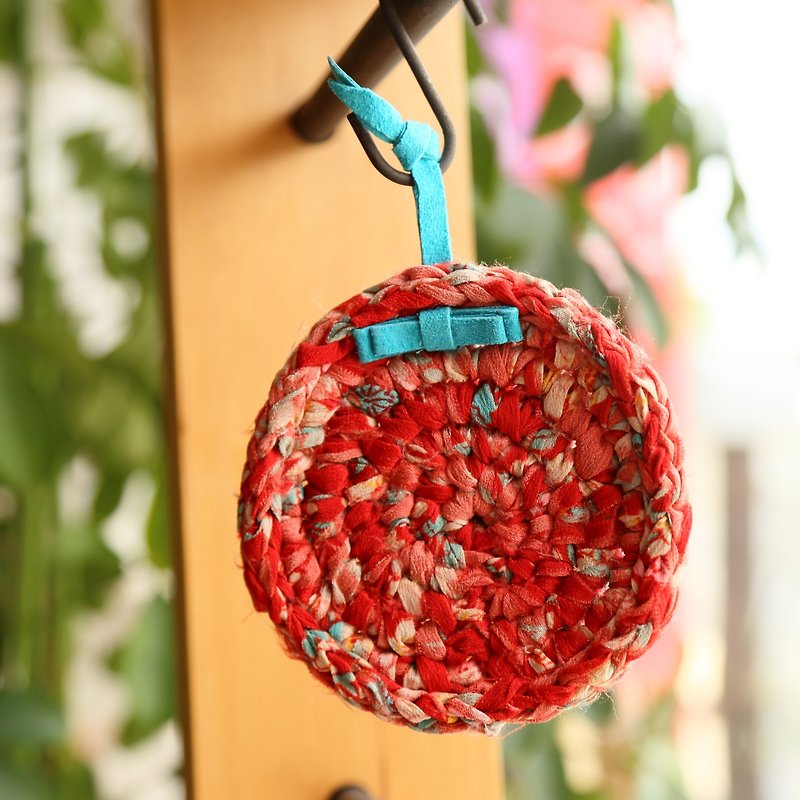 Kimono tear-knit coaster with leather loop - ที่รองแก้ว - ผ้าฝ้าย/ผ้าลินิน สีแดง