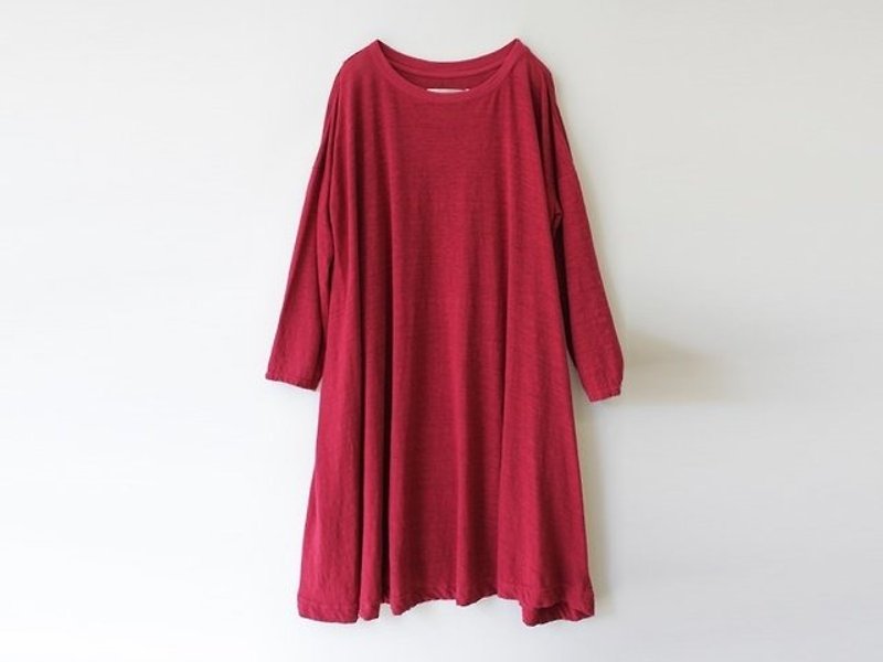 <ビーツ染め>リネンジャージーのロングスリーブワンピース 8612-04012-77 - 洋裝/連身裙 - 棉．麻 紅色
