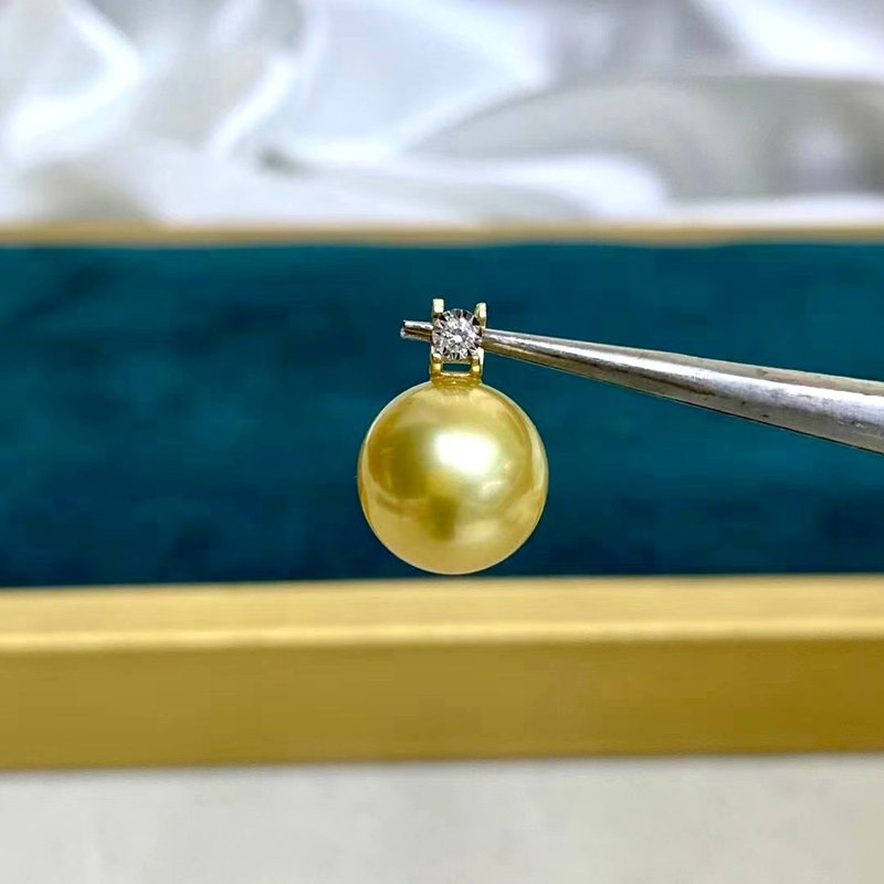 王妃 天然海水珍珠 南洋金珠 18K金 鑽石吊墜 贈項鏈 - 項鍊 - 珍珠 金色